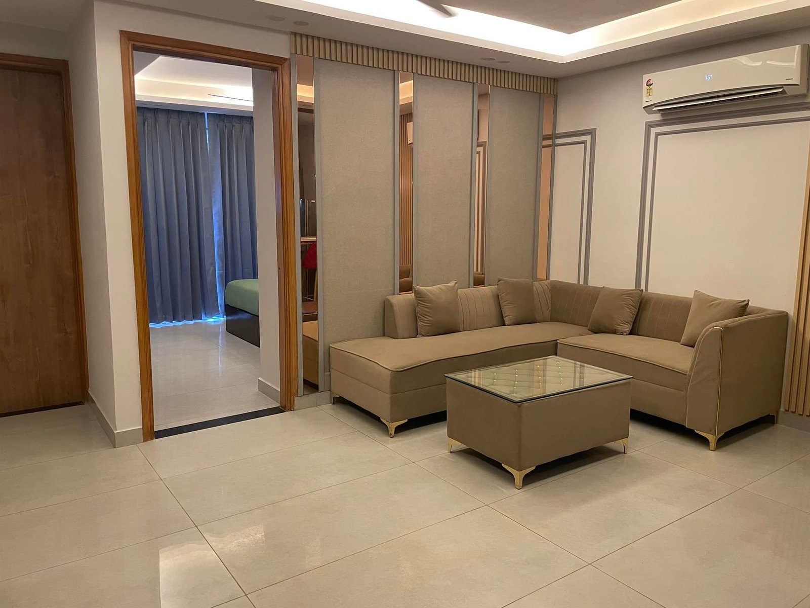Plush 1BHk Apartment for rent in DLF Sector 3, Gurgaon